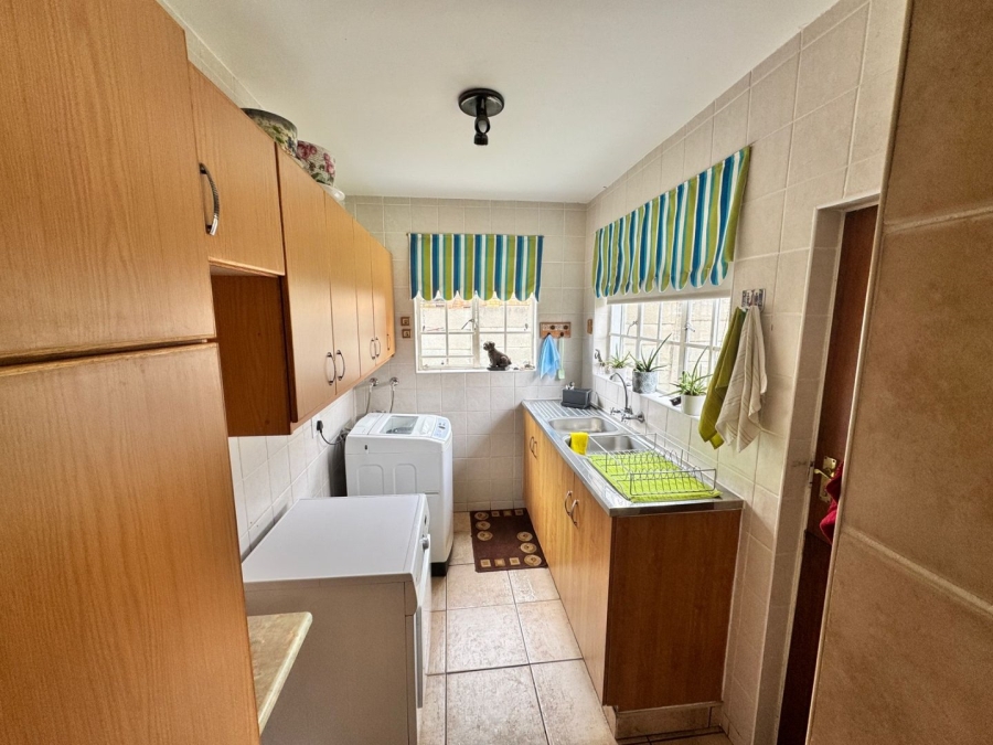 6 Bedroom Property for Sale in Orkney North West